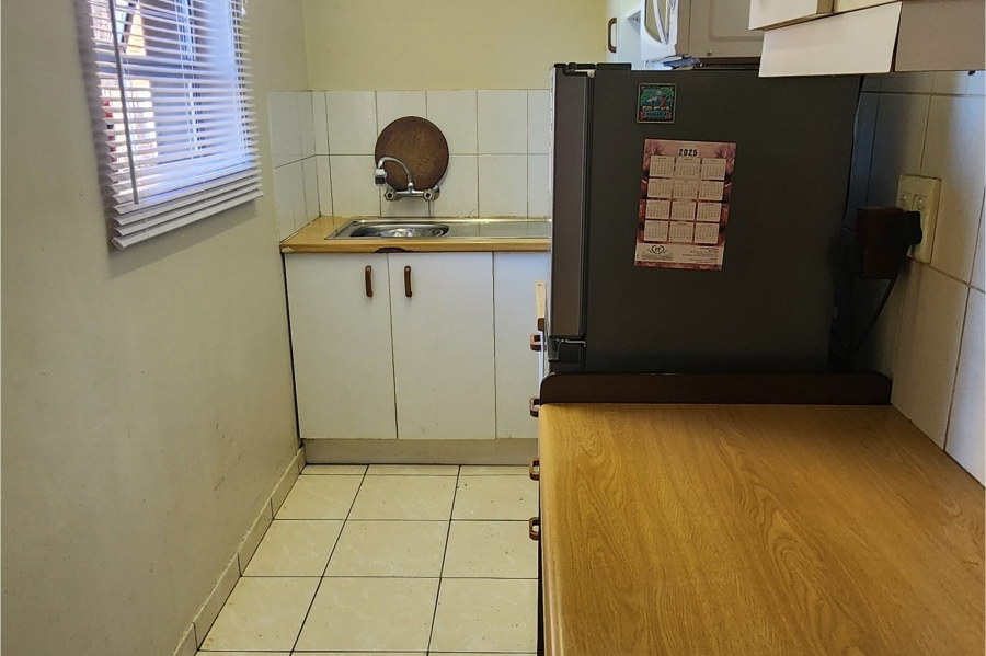 2 Bedroom Property for Sale in Oakglen Western Cape